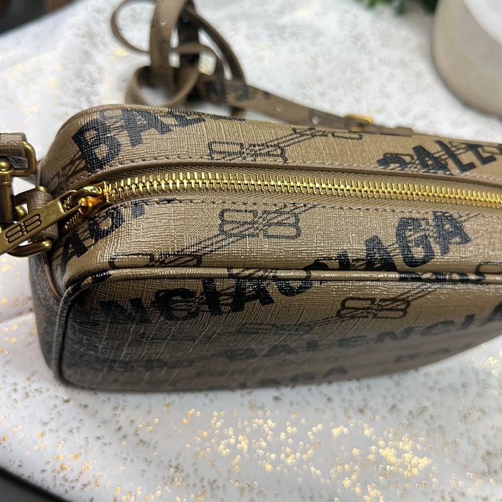Balenciaga Camera Bag purse crossbody signature coated canvas - Picture 15 of 16